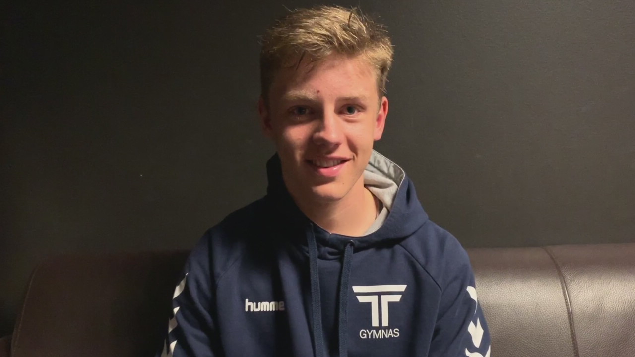 Filip Jørgensen signerer proffkontrakt.mov